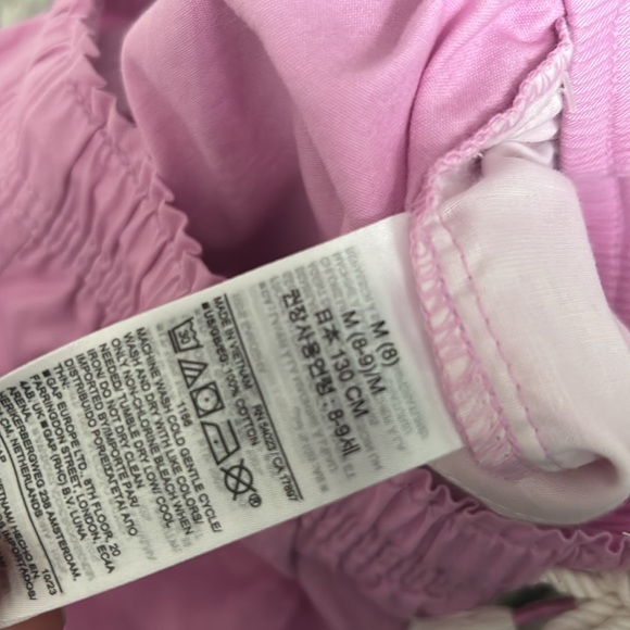 The gap girls size 8 medium shorts 3 for $35 ⭐️ - Picture 4 of 4